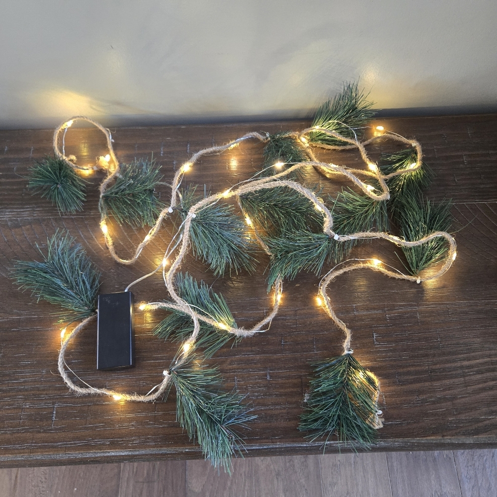 Battery-Powered Pine Garland String Lights
